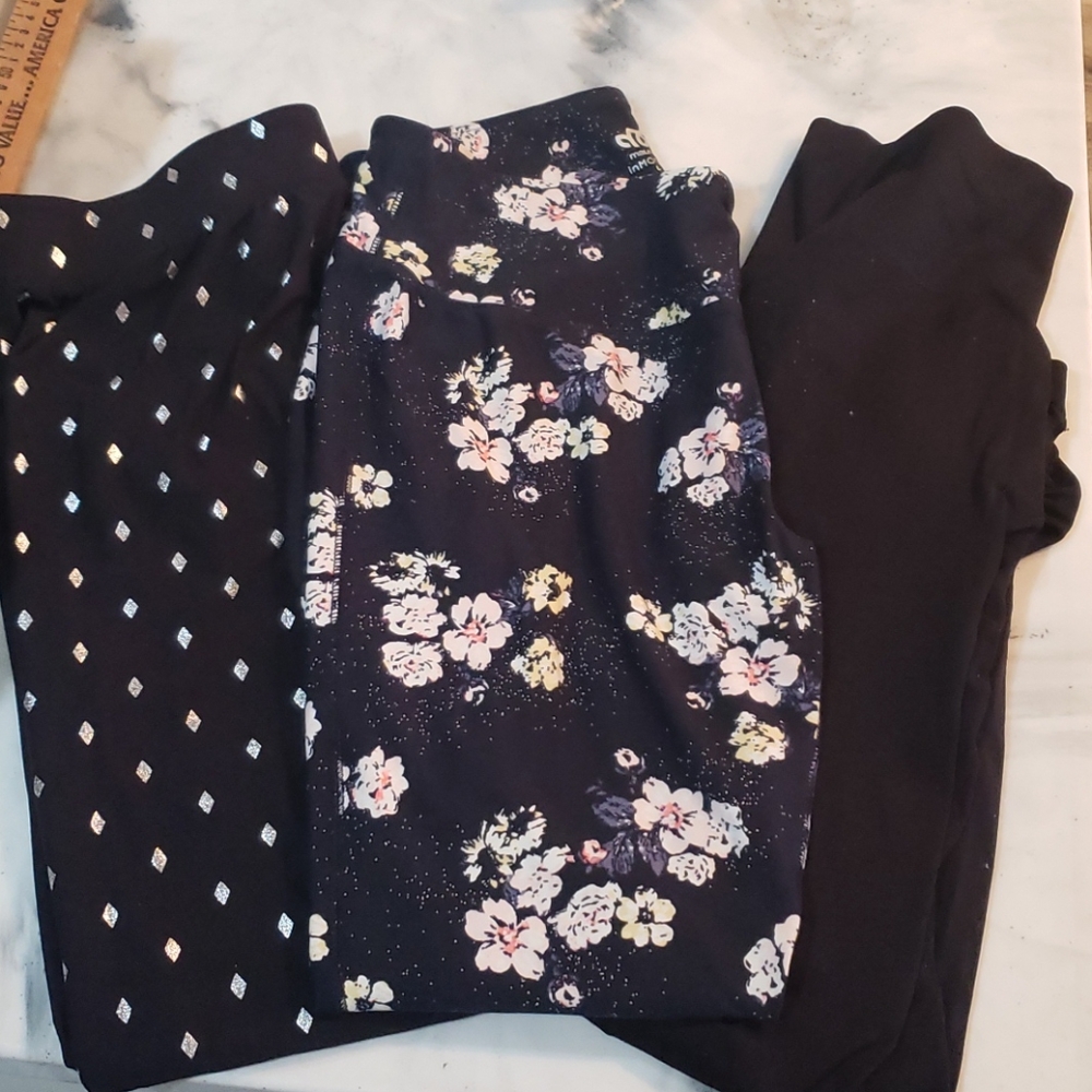 3 pairs of leggings